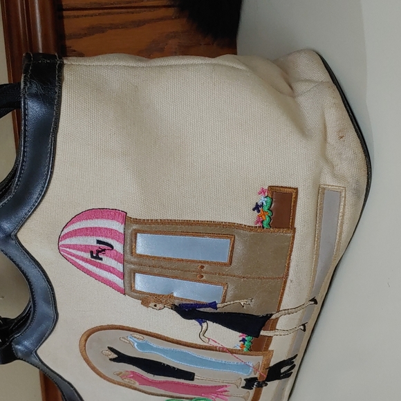 Frankie and Johnnie Dainty Vintage Shoulder Bag - Picture 4 of 16